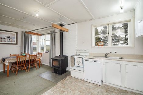 Photo of property in 565 Otautau Wreys Bush Road, Waikoura, Otautau, 9689