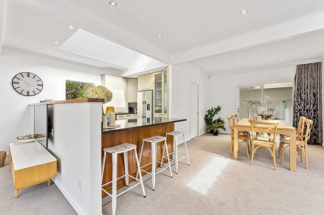 Photo of property in 16 Prestige Place, Castor Bay, Auckland, 0620