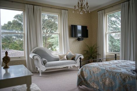 Photo of property in 32 Carrington Street, New Plymouth, 4310