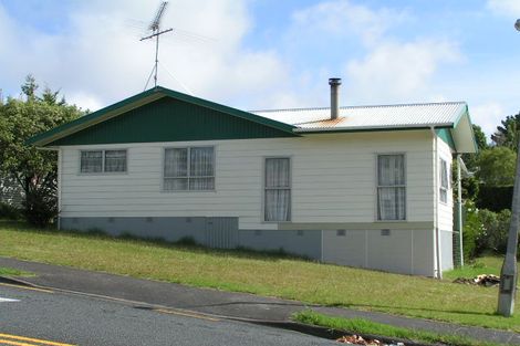 Photo of property in 20 Garton Drive, Massey, Auckland, 0614