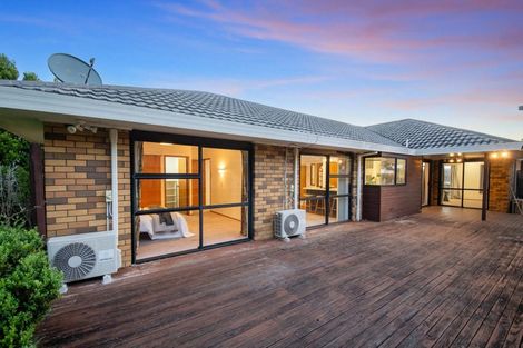 Photo of property in 40 Pigeon Mountain Road, Half Moon Bay, Auckland, 2012