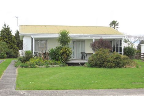 Photo of property in 2 Simpson Place, Whitianga, 3510
