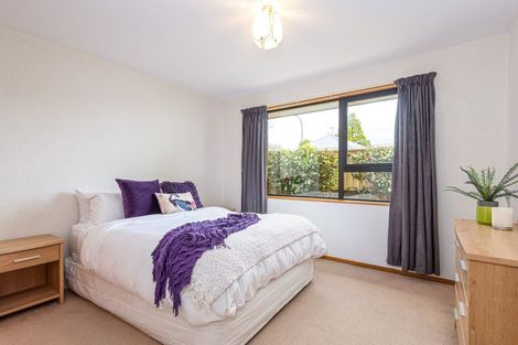 Photo of property in 33 Englefield Road, Belfast, Christchurch, 8051