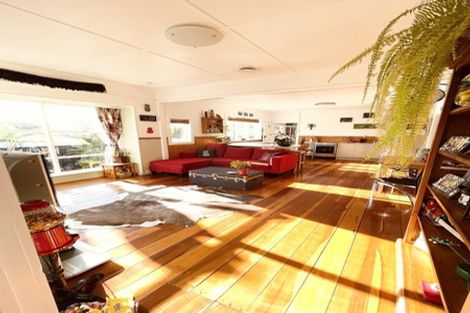 Photo of property in 9 Copley Street, New Lynn, Auckland, 0600