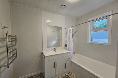 Photo of property in 5 Karewa Street, Castlecliff, Whanganui, 4501