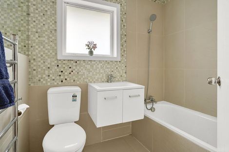 Photo of property in 24 Casey Avenue, Fairfield, Hamilton, 3214