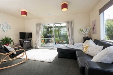 Photo of property in 36 Rimu Street, New Lynn, Auckland, 0600