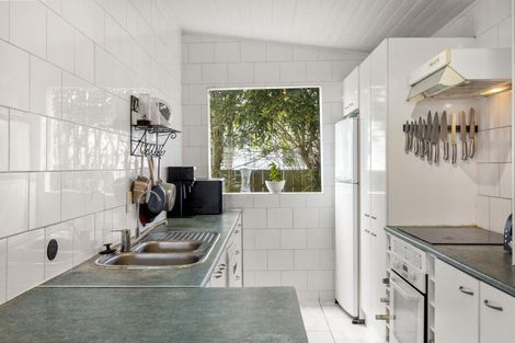 Photo of property in 9 Mellsop Avenue, Waiuku, 2123