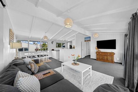 Photo of property in 98 Torkar Road, Clarks Beach, 2122