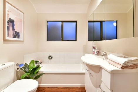 Photo of property in 5a Lillian Place, Orewa, 0931