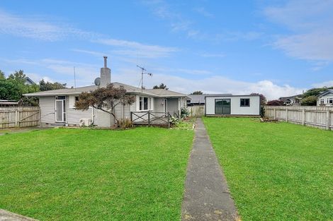 Photo of property in 32 Roberts Line, Kelvin Grove, Palmerston North, 4414