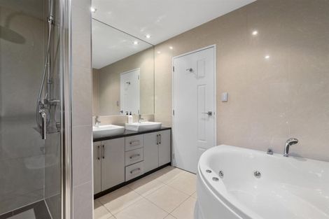 Photo of property in 75 Kittiwake Drive, Schnapper Rock, Auckland, 0632