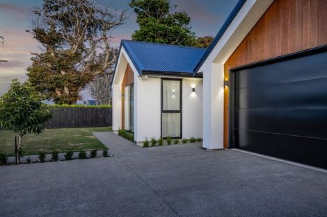 Photo of property in 74 Turuturu Road, Hawera, 4674