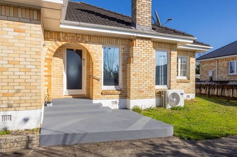 Photo of property in 15 Carey Street, Maeroa, Hamilton, 3200