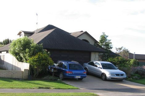 Photo of property in 193 Lakeside Drive, Orewa, 0931