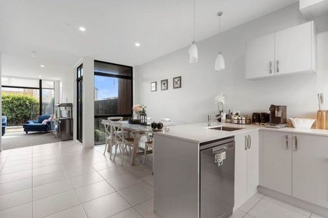 Photo of property in 3 Courage Road, Papakura, 2110