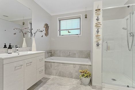 Photo of property in 2 Skylark Road, Hobsonville, Auckland, 0616