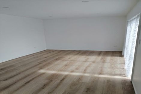 Photo of property in 26 Caribbean Drive, Unsworth Heights, Auckland, 0632