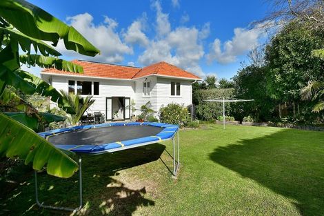 Photo of property in 88 Rosario Crescent, Red Beach, 0932