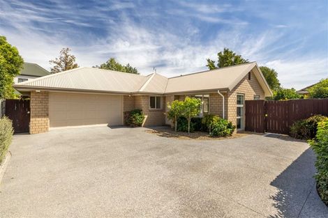 Photo of property in 6a Sunningvale Lane, Ilam, Christchurch, 8053