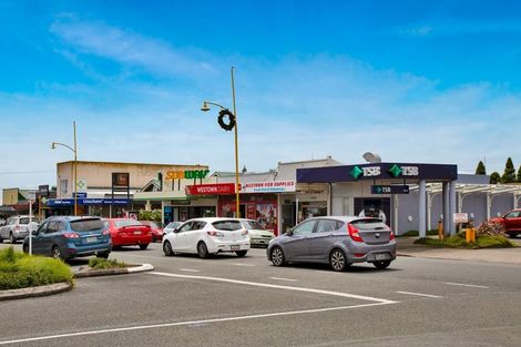 Photo of property in 93b Tukapa Street, Westown, New Plymouth, 4310