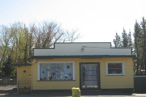 Photo of property in 3 Station Road, Marton, 4710