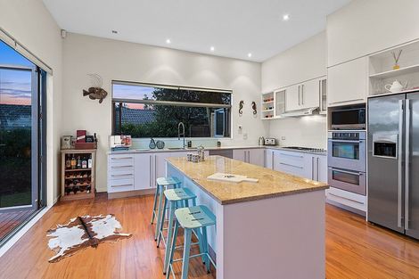 Photo of property in 108 Kittiwake Drive, Schnapper Rock, Auckland, 0632