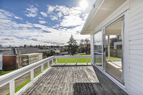Photo of property in 10 Pax Avenue, Forrest Hill, Auckland, 0620