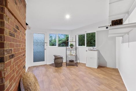 Photo of property in 40 Valley View Road, Glenfield, Auckland, 0629