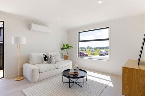 Photo of property in 10 Oralee Terrace, Peacocke, 3206