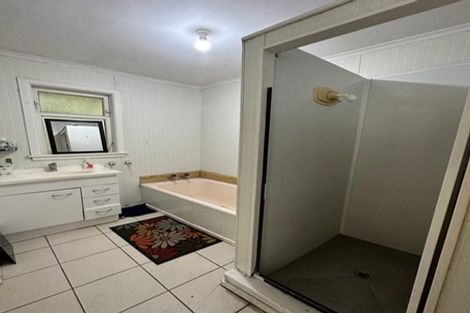 Photo of property in 6 Arahoe Road, New Lynn, Auckland, 0600