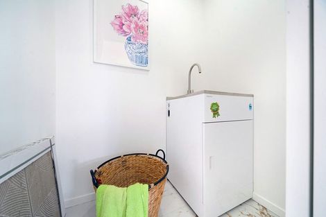 Photo of property in 11 Sarona Avenue, Glen Eden, Auckland, 0602