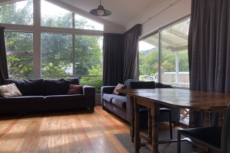 Photo of property in 3 Mckibbin Place, Arrowtown, 9302