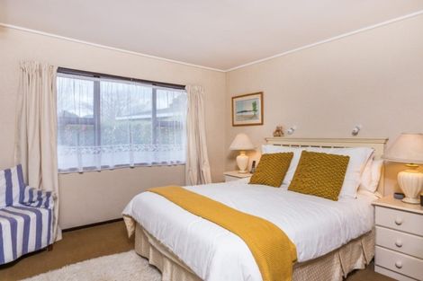 Photo of property in 7 Kathleen Place, Rainbow Point, Taupo, 3330