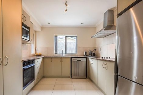 Photo of property in 48 Kirikiri Drive, Papakura, 2110