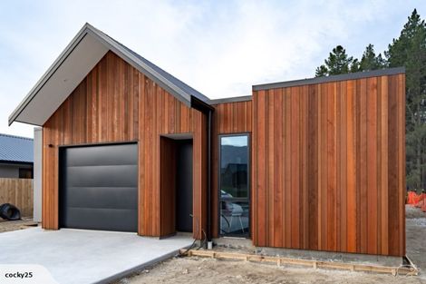 Photo of property in 40 Mount Creighton Crescent, Wanaka, 9305