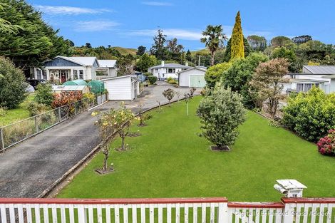 Photo of property in 16 Milne Street, Hunterville, 4730