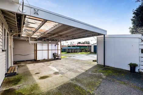 Photo of property in 342 South Road, Hawera, 4610