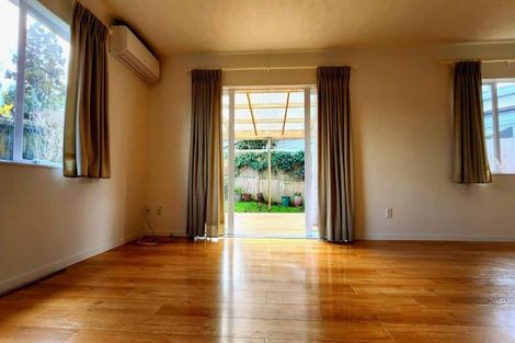 Photo of property in 11 Gloria Avenue, Te Atatu Peninsula, Auckland, 0610