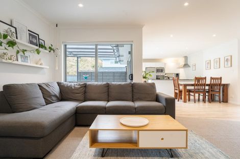 Photo of property in 21 Bickerton Rise, Churton Park, Wellington, 6037