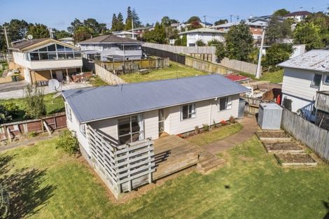 Photo of property in 2/8 Helena Street, Massey, Auckland, 0614