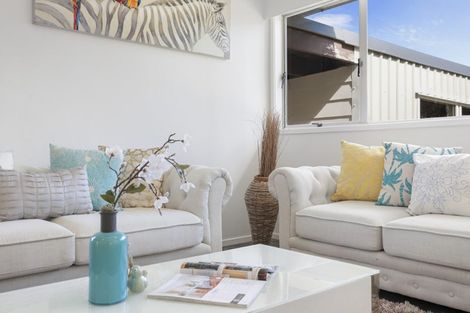 Photo of property in 3/11a Bayside Avenue, Te Atatu Peninsula, Auckland, 0610