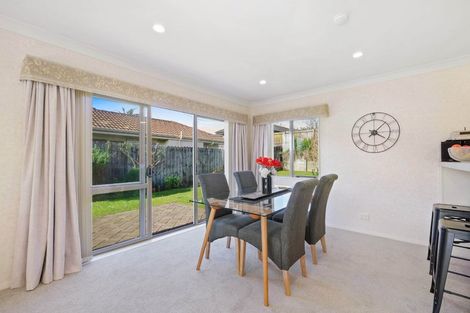 Photo of property in 74 Hillwell Drive, Henderson, Auckland, 0612