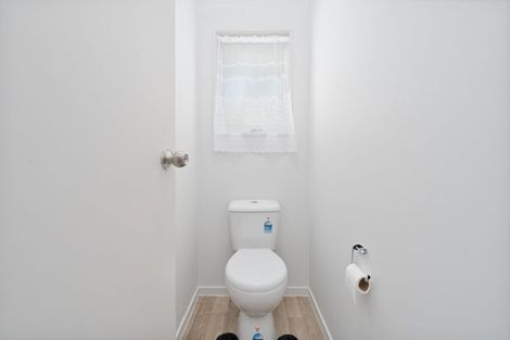 Photo of property in 9 Imperial Place, Henderson, Auckland, 0612