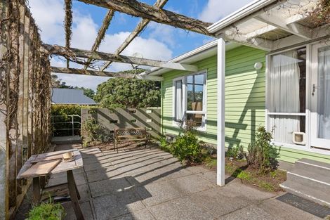 Photo of property in 25 Churton Drive, Churton Park, Wellington, 6037