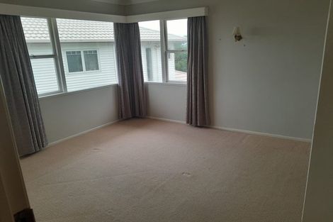 Photo of property in 35 Holland Road, Hillcrest, Auckland, 0627