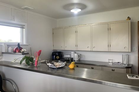 Photo of property in 90 Matipo Road, Te Atatu Peninsula, Auckland, 0610