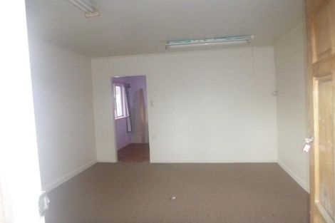 Photo of property in 28 Forest Hill Road, Henderson, Auckland, 0612