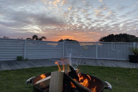 Photo of property in 18 Kohutuhutu Road, Raumati Beach, Paraparaumu, 5032