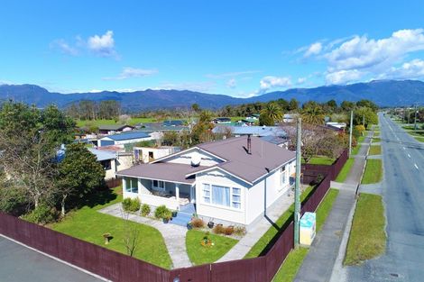 Photo of property in 56 Brougham Street, Westport, 7825